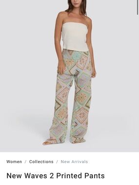Billabong Womens Pastel Multi-Patterned Flared Pants & crème crop top Set